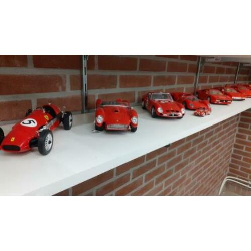 Complete verzameling modelauto s