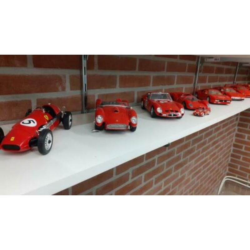 Complete verzameling modelauto s