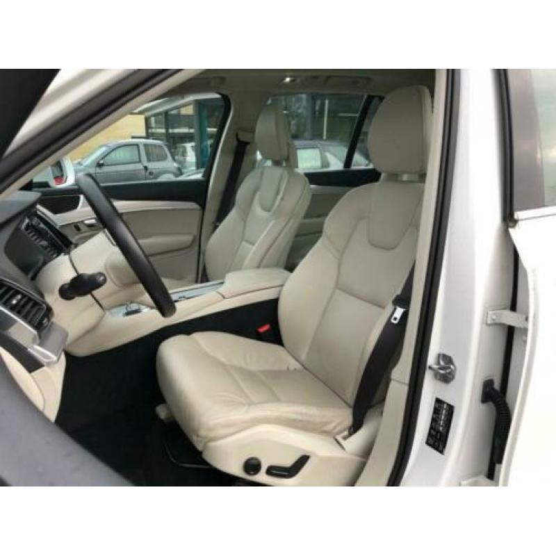 Volvo XC90 T8 Twin Engine AWD Momentum 7 persoons Ex. BTW