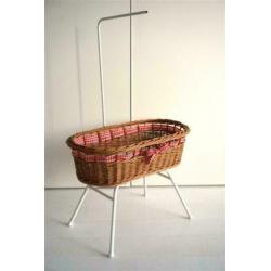 Rotan poppenwieg