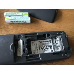 2 Panasonic Dect telefoon, opladers en 4 oplaadbare batterij