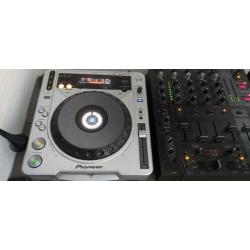 Pioneer CDJ 800 MK2 + Flyghtcase