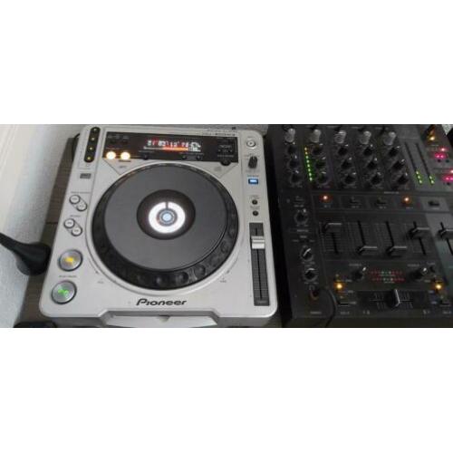 Pioneer CDJ 800 MK2 + Flyghtcase