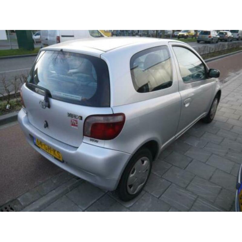 Toyota Yaris 1.3-16V VVT-i Sol