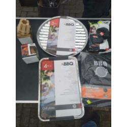 Te koop partij 425 st BBQ artikelen