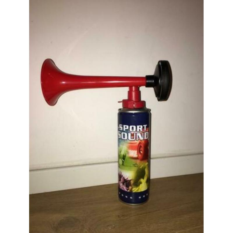 Doos met 24 luchthoorn/ stadion toeters te koop