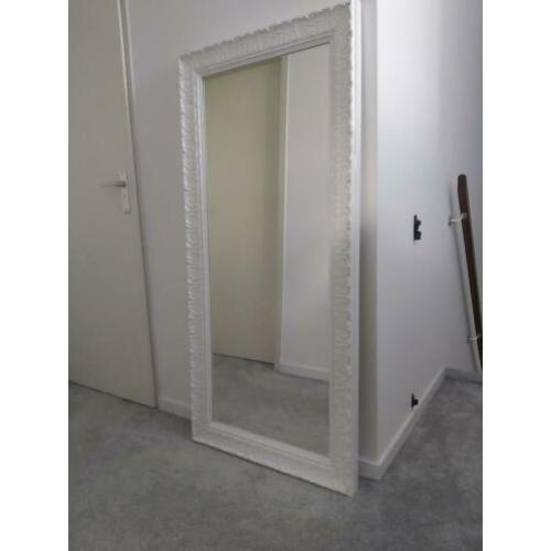 Witte hoogglans spiegel