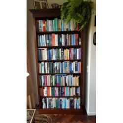 Twee klassieke Engelse boekenkasten. "Britse stijlmeubelen"