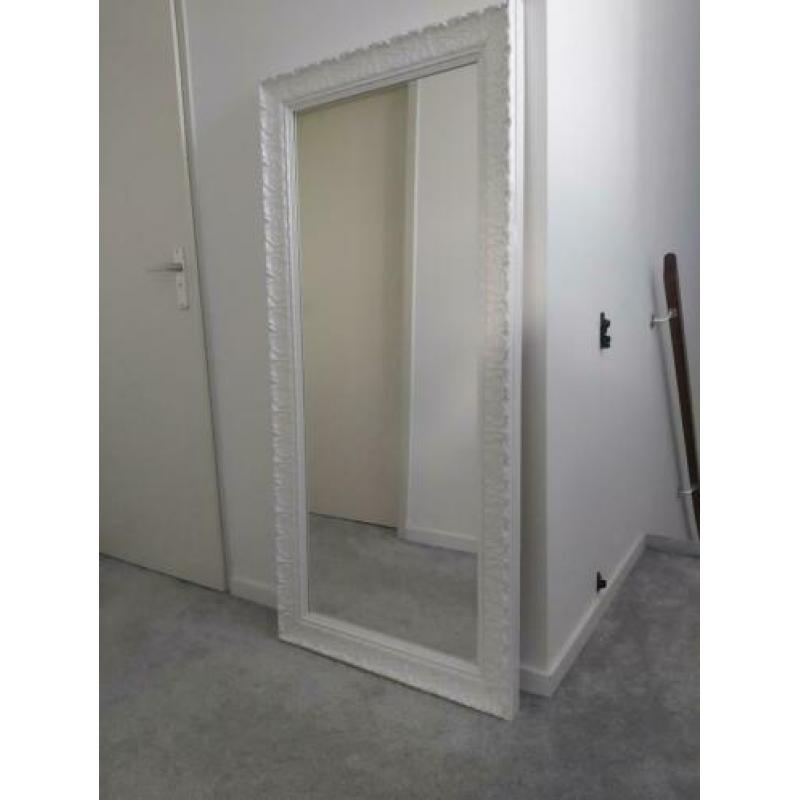 Witte hoogglans spiegel