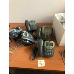 21 vaste telefoons van avaya en Panasonic LET OP €70