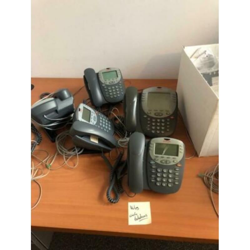 21 vaste telefoons van avaya en Panasonic LET OP €70