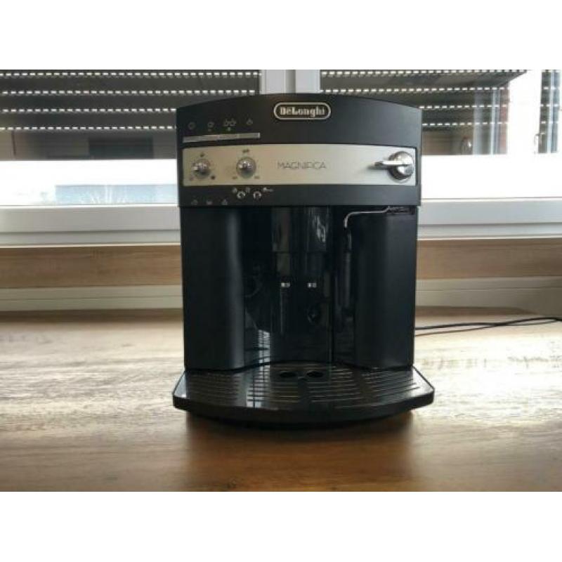 Delonghi Magnifica Volautomaat Koffiemachine ESAM 3000.B