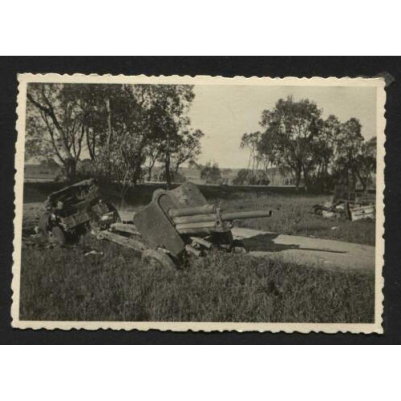 WOII foto : Vernietigd stuk geschut