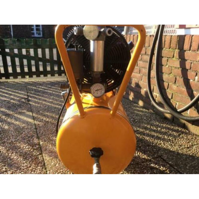 Zeer nette goed werkende compressor