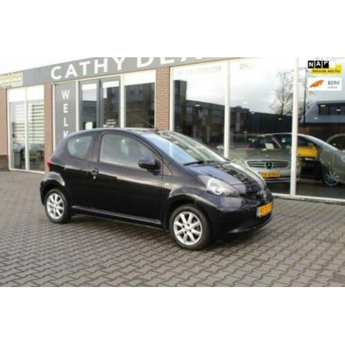 Toyota Aygo 1.0-12V + 100% onderhouden apk bij aflevering