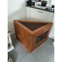 Hok voor konijntje of cavia. Met zinken plaat.