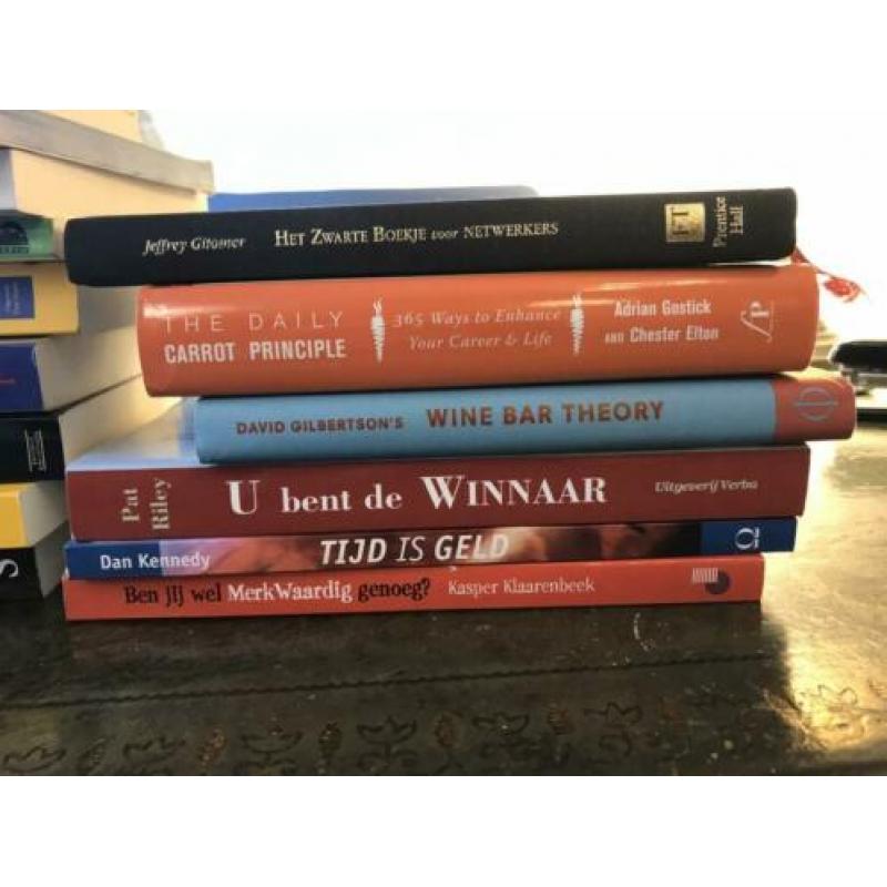 Een hele stapel boeken (zie omschrijving)
