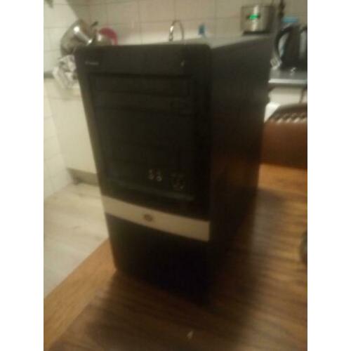 Pc HP met scherm en toetsenbord en muis