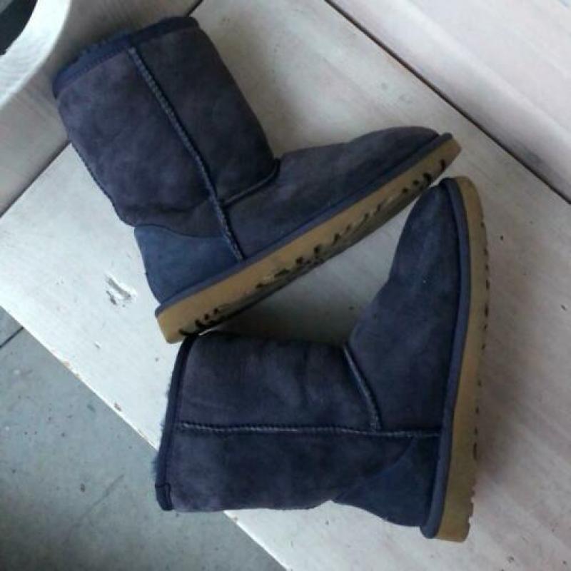 Uggs donkerblauw halfhoog