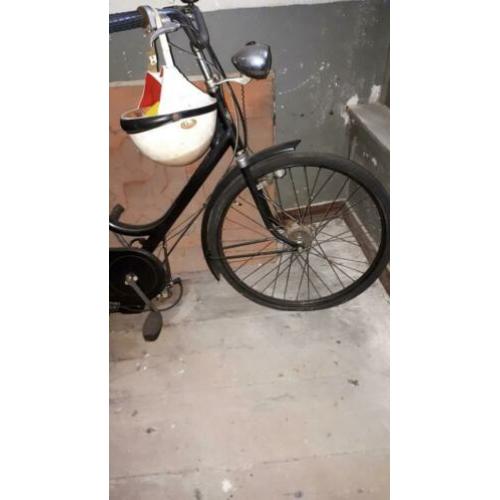 Rijwiel met hulpmotor.