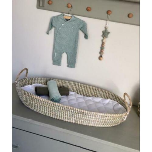 Verschoonmand / rotan / riet / aankleedkussen / mand nieuw!