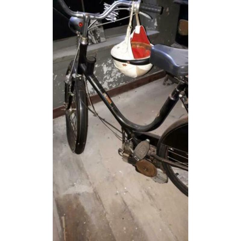 Rijwiel met hulpmotor.