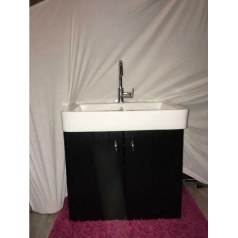 Te koop deze mooie badkamer meubel