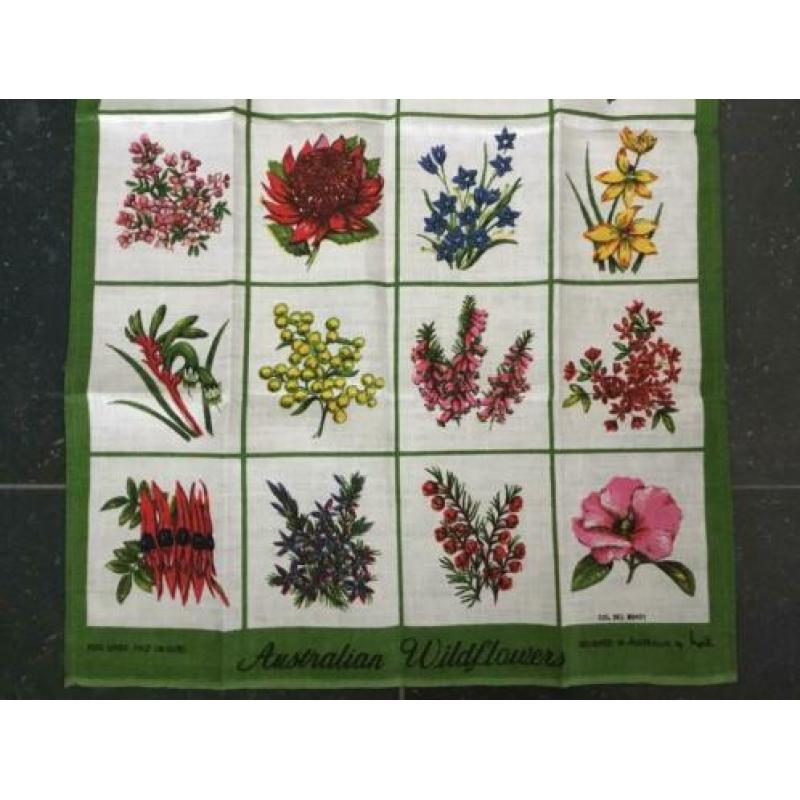 Kleurige puur linnen doek, nieuw, toch 25 jaar oud.