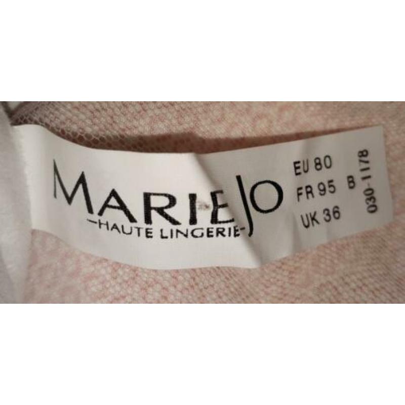 Marie Jo roze bustier met baleinen en haakjessluiting