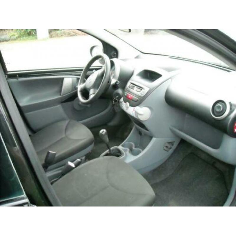 Toyota Aygo 1.0 12V Vvt-i 5DRS 2010 Zwart