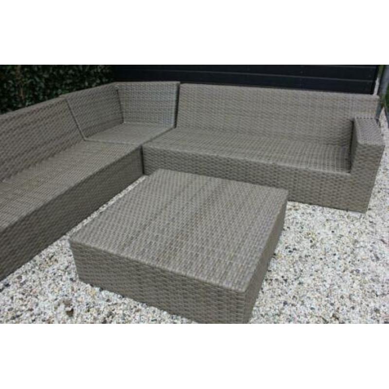 Te koop: heerlijke loungehoek tuinset in zeer goede staat