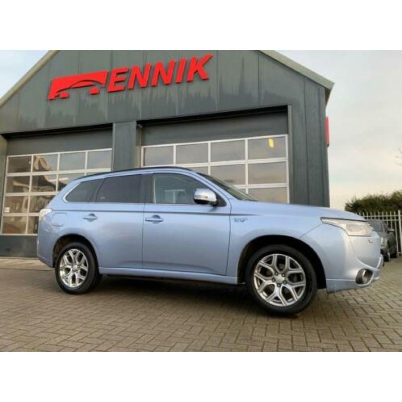 Mitsubishi Outlander 2.0 PHEV Instyle 4WD / Navi / Camera /