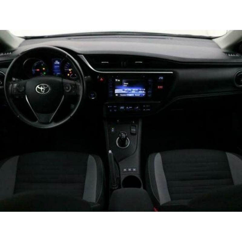 Toyota Auris 1.8 Hybrid Aspiration Limited | Cruise control