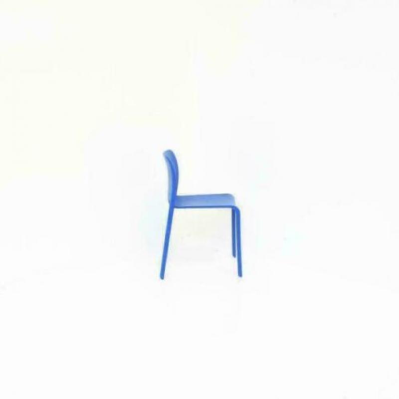 Stapelbare. Magis Chair First Stoelen.Diverse Kleuren.