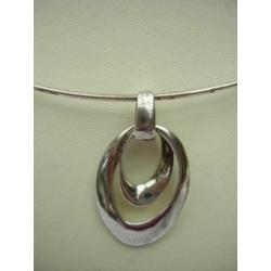 Zilveren Spang met Art-Deco Hanger.