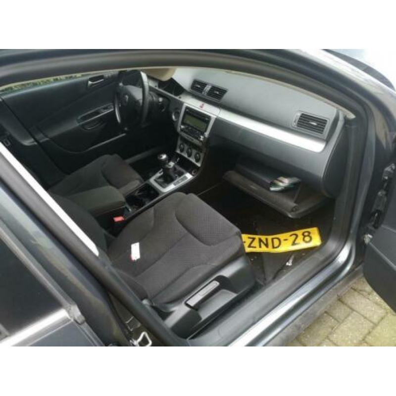 Volkswagen Passat 2.0 TDI 81KW Variant 2009 Grijs
