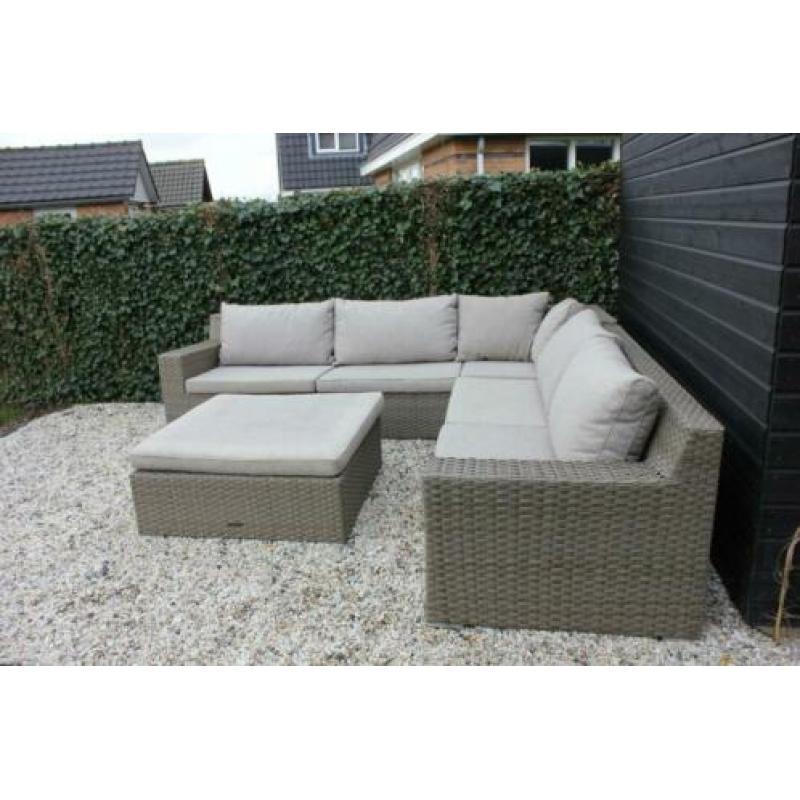 Te koop: heerlijke loungehoek tuinset in zeer goede staat