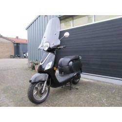 Sym fiddle 3 4t 25 km snor 12-2014 zwart 5500km + windscherm