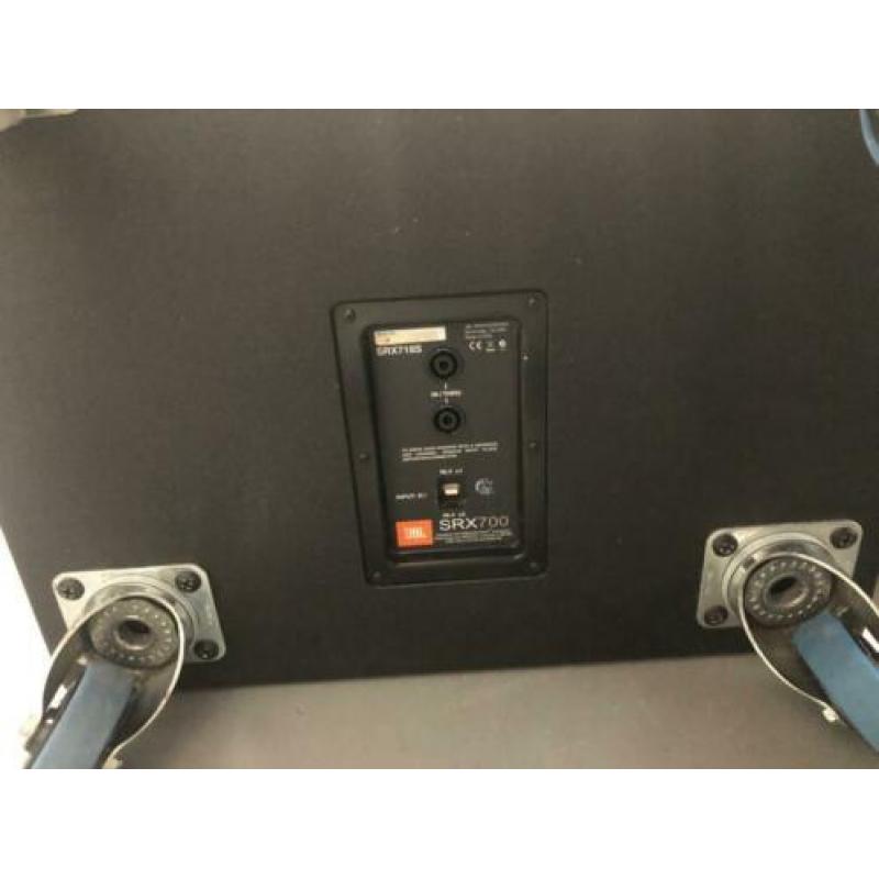 2 x JBL SRX 718 sub