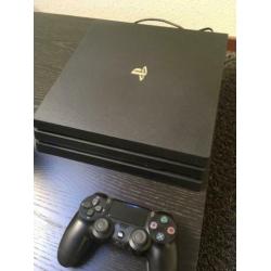 Sony PS4 PRO, incl 4 games