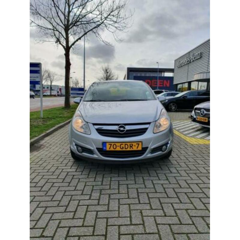 Opel Corsa 1.4 16V 3D AUT 2008 Grijs