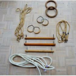 Vintage Gym/Turnringen + Houten Trapezes
