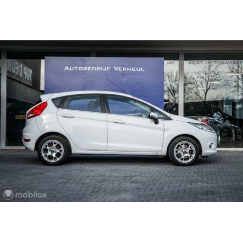Ford Fiesta 1.25 Titanium 5 Drs Airco Nap Boekjes