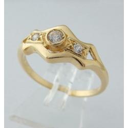 14 karaat Gouden Dames Ring met 3 Zirconia edelstenen