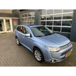 Mitsubishi Outlander 2.0 PHEV Instyle 4WD / Navi / Camera /