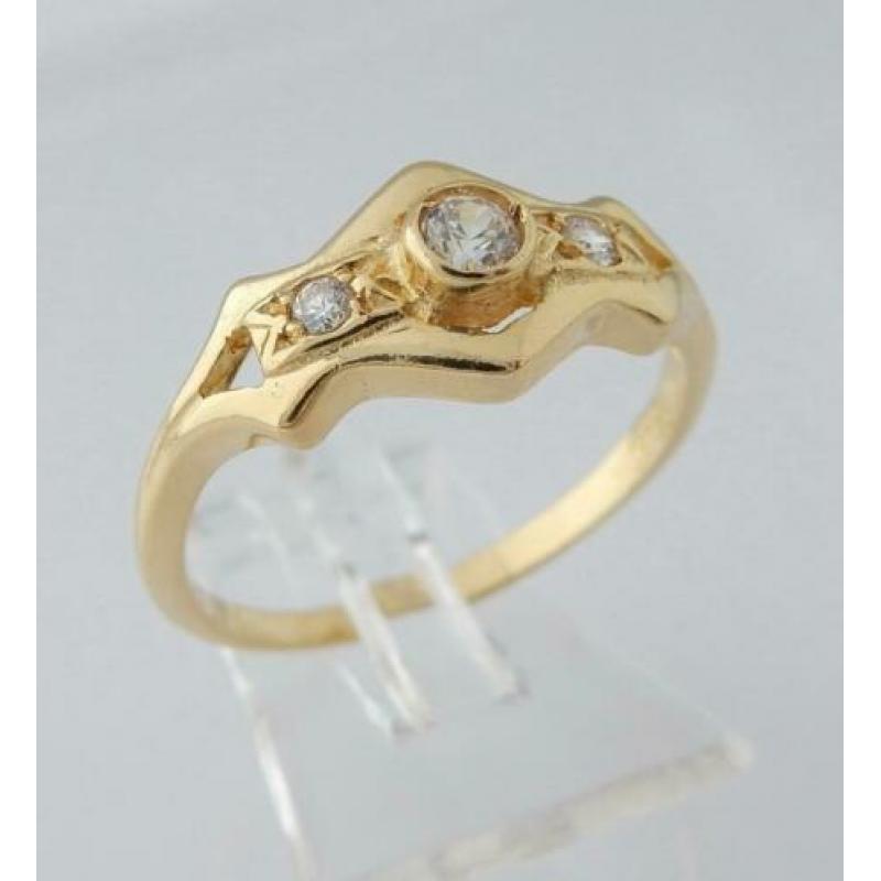 14 karaat Gouden Dames Ring met 3 Zirconia edelstenen