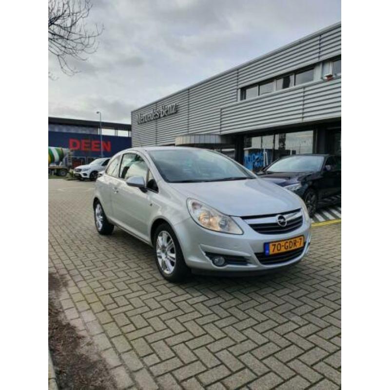 Opel Corsa 1.4 16V 3D AUT 2008 Grijs