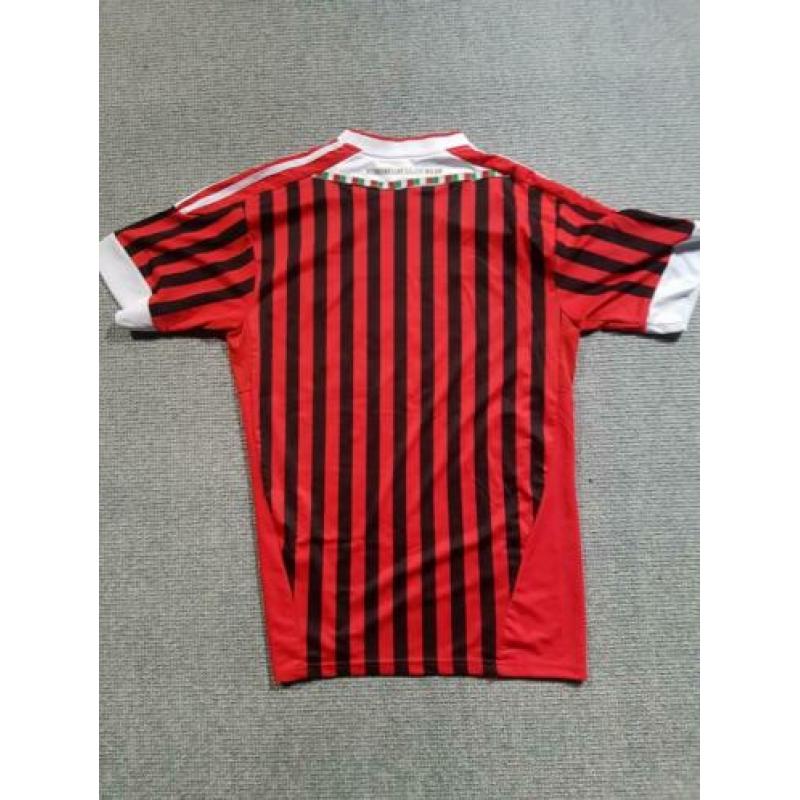 Ac milan (orgineel), liverpool vest (orgineel),real madrid