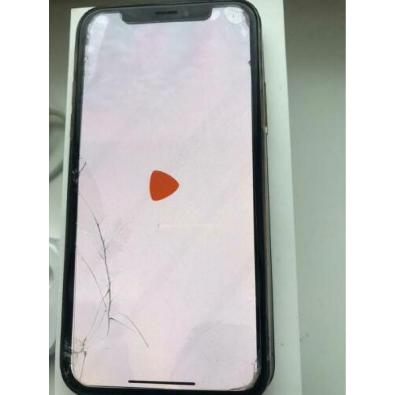 iPhone X 64GB te koop maar scherm kapot. MOET NU WEG