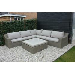 Te koop: heerlijke loungehoek tuinset in zeer goede staat